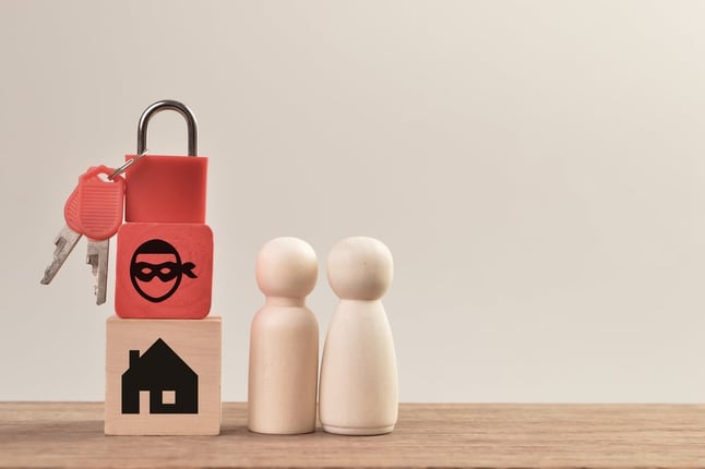 Posibles-fraudes-al-comprar-un-inmueble.jpeg